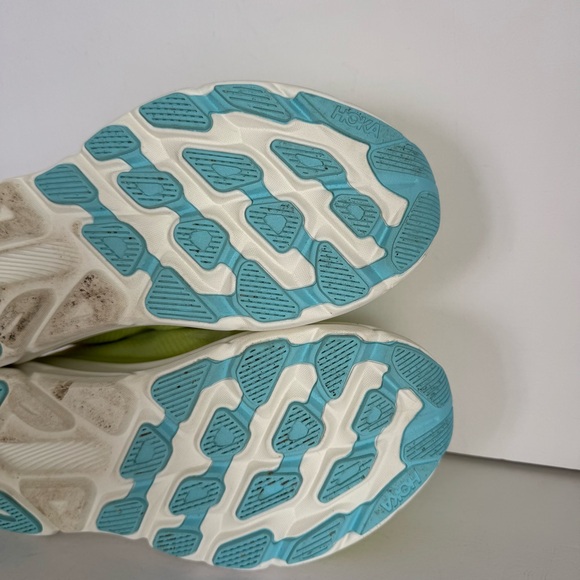 HOKA Women’s CLIFTON 9 Size 12B Neon Green Highlighter Lettuce Solar Flare - Picture 10 of 13